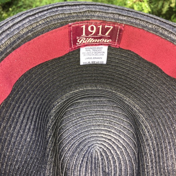 Stylish Black Fedora with Blue and Red Band - Picture 5 of 8